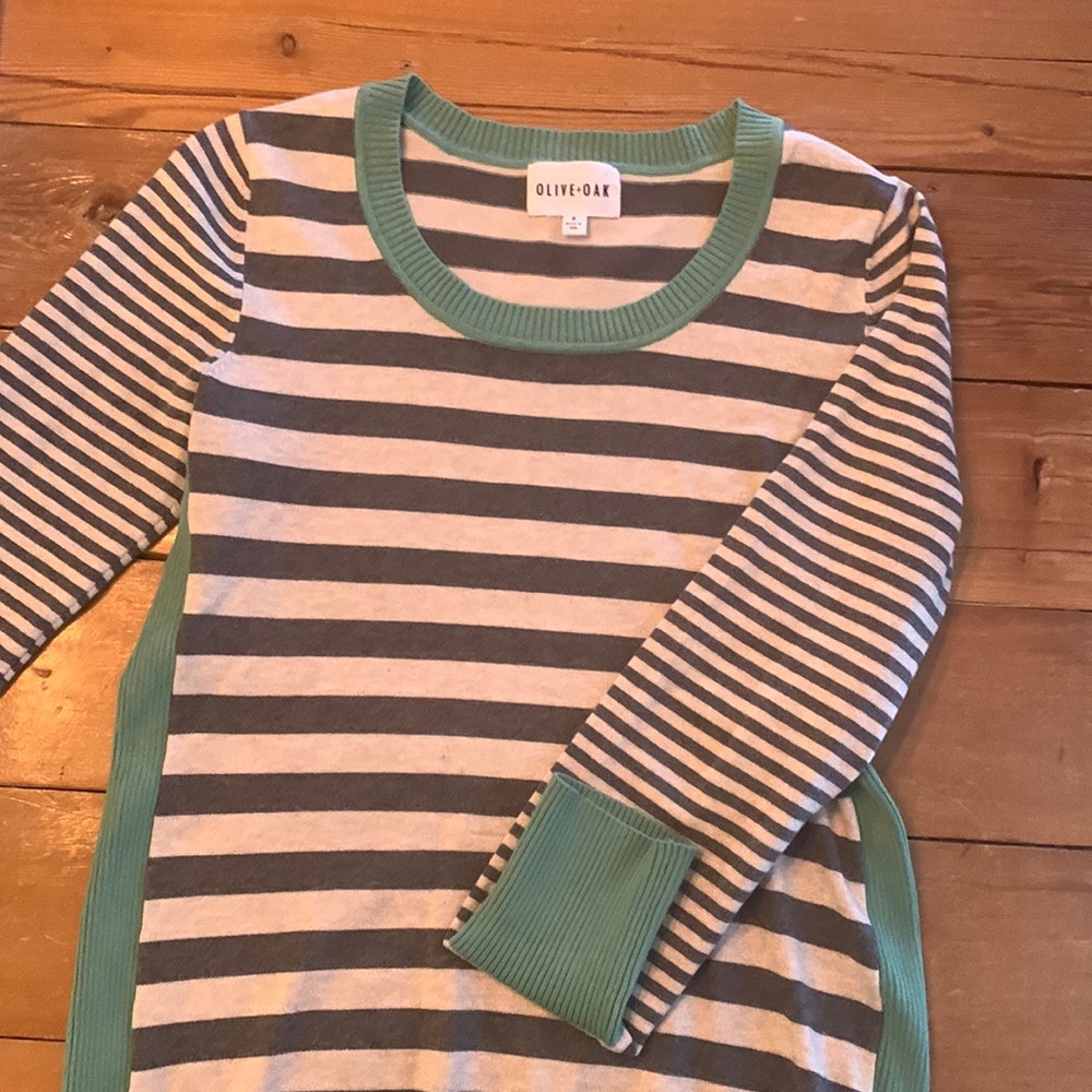 Olive + Oak sweater, size Medium